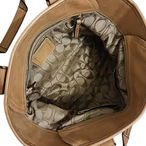 Coach Boutique Soho Leather Bag - Picture 8 of 12